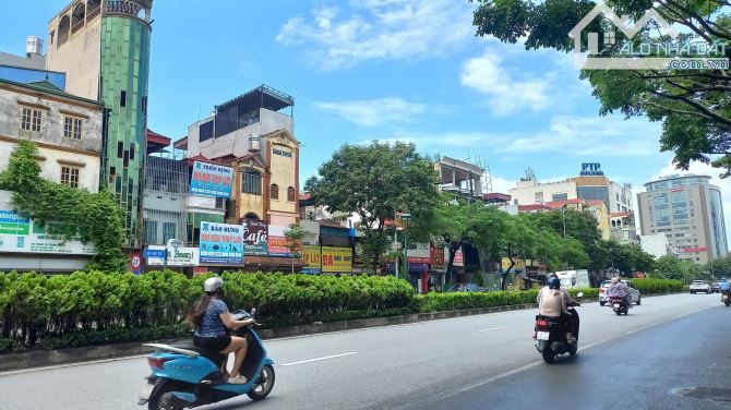 Bán nhà mặt phố Nguyễn Văn Cừ 186m2, 4 tầng, mt 8m, đang thuê 50t triệu, 59 tỷ - 2
