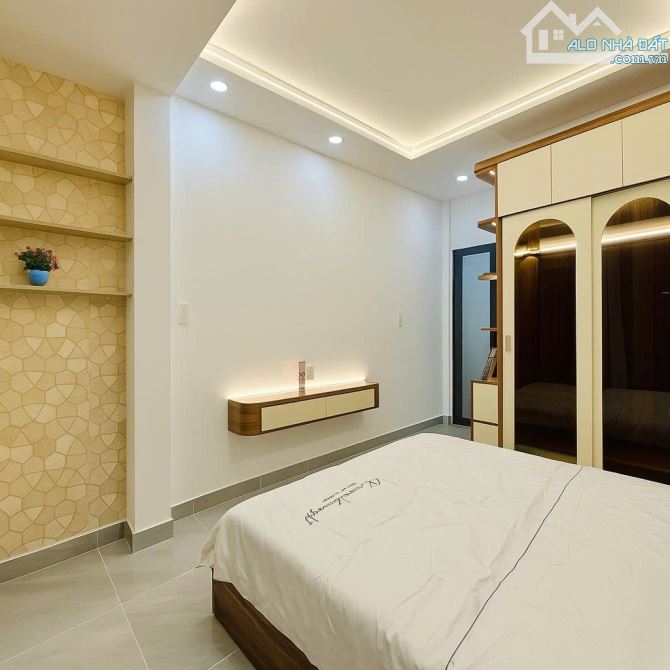 Bán nhà đẹp, Phạm Văn Chiêu Gò Vấp, hẻm xe hơi, tặng hết nội thất, 42m2, nhỉnh 4 tỷ - 2
