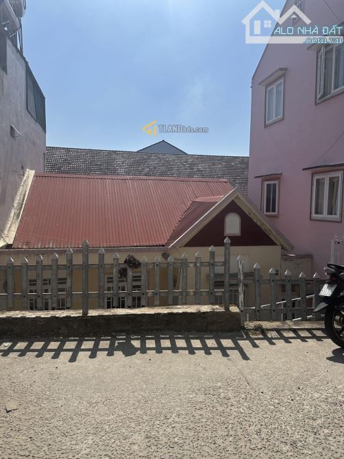 Nhà liên kế SV đường hai ô tô né nhau trung tâm P6 Đà Lạt  122m2 chỉ hơn 9 ty - 2