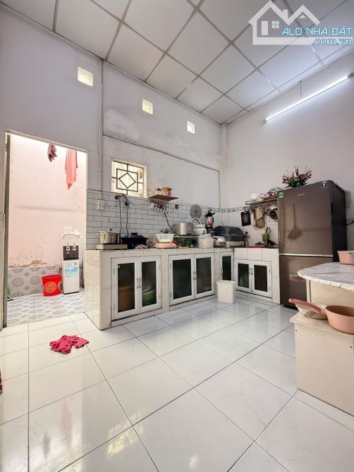 🔥BÁN GẤP GIẢM 600TR NHÀ - SÁT MẶT TIỀN LÊ VĂN KHƯƠNG, Q.12, 93M2-GIÁ CÒN 4.9 TỶ - 2