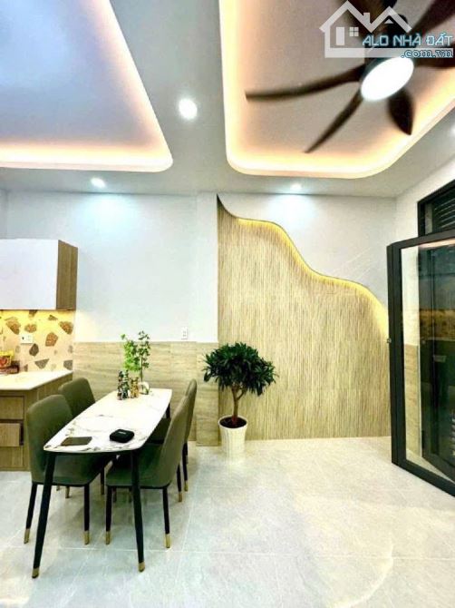 Sát Cầu Quận 5 - 4Tầng - Nhà Mới Đẹp - Diện Tích Sử Dụng Hơn 110m2 - Hoàn Công Đủ - 4,68tỷ - 2