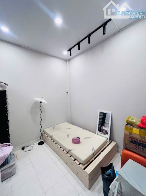 Sát Cầu Chữ Y - Diện Tích Sử Dụng Hơn 66m2 - Ngang Lớn Hơn 4m - Nhà Mới Đẹp - 3,38tỷ - 2