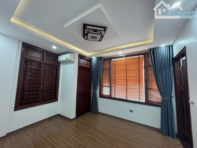 Giá cực rẻ chốt ngay căn 75m2 x 5 tầng Việt Hưng - Long Biên - 2