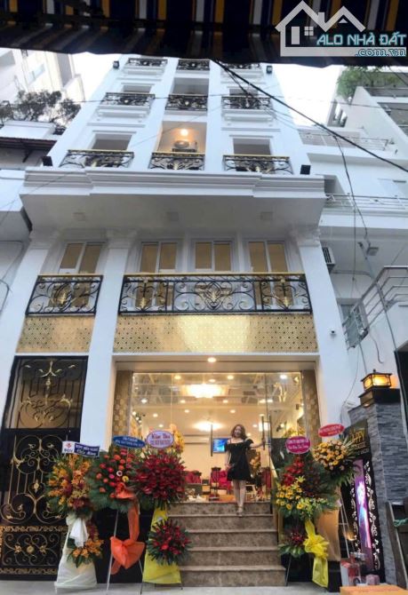 Bán tòa CHDV cao cấp 138/ đường Nguyễn Trãi, p3, Quận 5. DT: 6.4*19M. Tổng 32 phòng KD - 2
