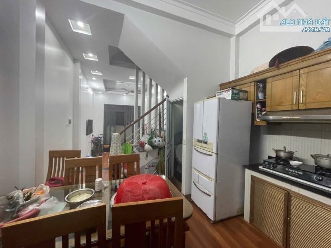 Bán nhà Đa Sỹ - Hà Đông - Gần chợ - Nhà dân xây 38m2 - 4 Tầng - 4 ngủ - Giá 6 tỷ - 2