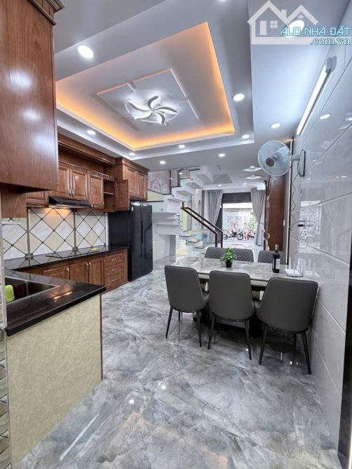 BÁN NHÀ ĐẸP HOÀNG BẬT ĐẠT – TÂN BÌNH – 5 TẦNG FULL NỘI THẤT – HẺM Ô TÔ – GIÁ CHỈ 8,9 TỶ - 2