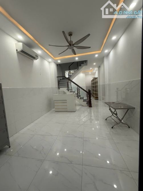 Nhà hẻm xe hơi tránh Phường 14 Gò Vấp, Phan Huy Ích, 3 tầng, giá 7.9 tỷ - 2