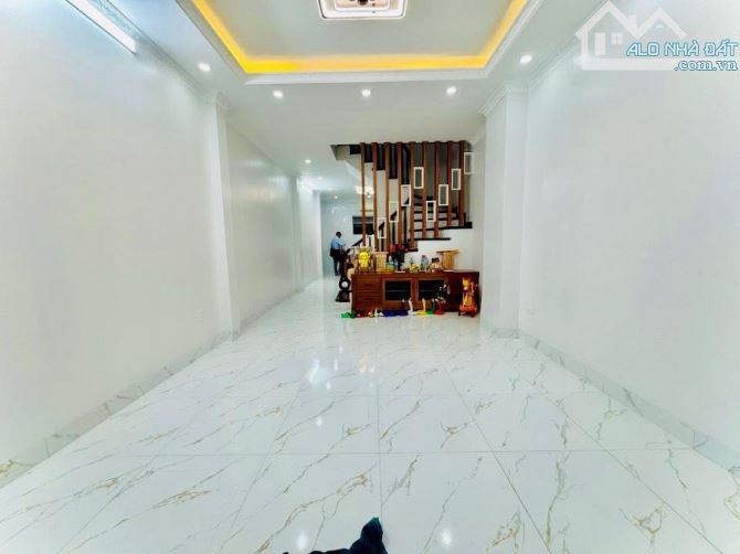 NHÀ HIẾM CHÙA BỘC – 2 MẶT NGÕ – 50M² – 7 PHÒNG NGỦ – CHỈ CÁCH Ô TÔ VÀI BƯỚC - GẦN PHỐ - 2