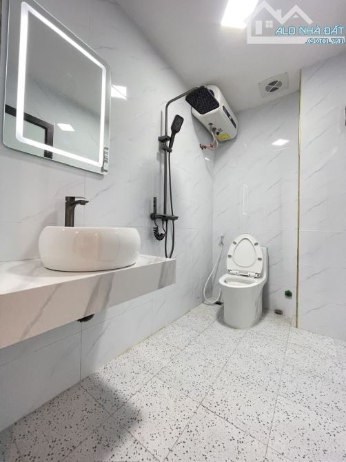 Bán nhà phố Tôn Thất Tùng thoáng trước thoáng sau, dt 50m2, 5t, mt 4.1m. - 2