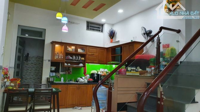 Bán Nhà Hẻm Xe Hơi Đường Quốc Lộ 13 57m2 4 Tầng Ngang 4m Dài 14,5m Nhỉnh 5 Tỷ - 2