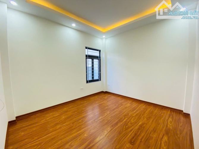 QUỲNH ĐÔ NHÀ MỚI 42M 5 TẦNG THIẾT KẾ ĐẸP Ô TÔ ĐỖ GẦN TIỆN ÍCH SẴN  CHỈ CÓ 4.85 TỶ - 2