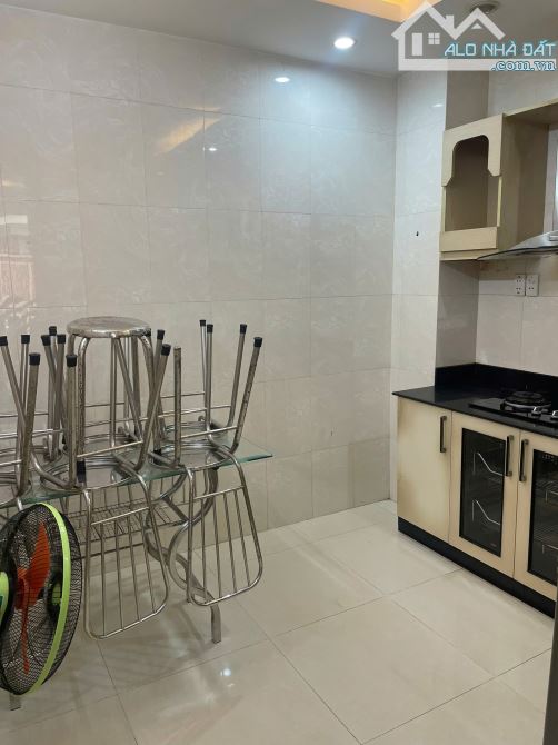 Bán nhà 5 tầng HXH Nguyễn Bặc - chợ Phạm Văn Hai, P3, 3.2 x 11m - 35m2, giá 7.4 Tỷ TL - 2