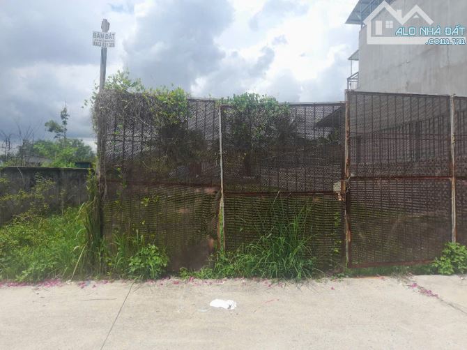 Đất 2MT ĐS9 Long Trường, DT 300m2 Full Thổ cư. Sát bên Vành Đai 3. Giá chỉ 37tr/m - 2