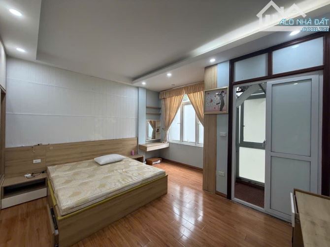 CẦU GIẤY - NHÀ ĐẸP 5 TẦNG, 50M2, CHỈ 10,1 TỶ - VÀO Ở NGAY! - 2