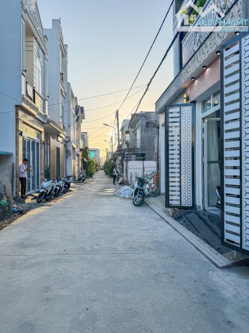 NHÀ TRỤC CHÍNH HẺM LIÊN TỔ 3-4 NGUYỄN VĂN CỪ CÓ SÂN ĐỖ Ô TÔ - 2