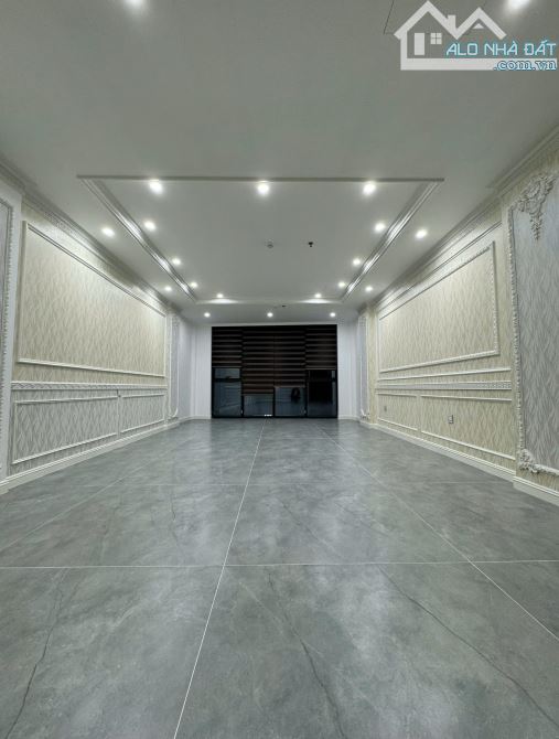 Bán tòa nhà 9 tầng nổi, 1 tầng hầm, mặt phố nghĩa tân, kinh doanh, ô tô tránh - 2