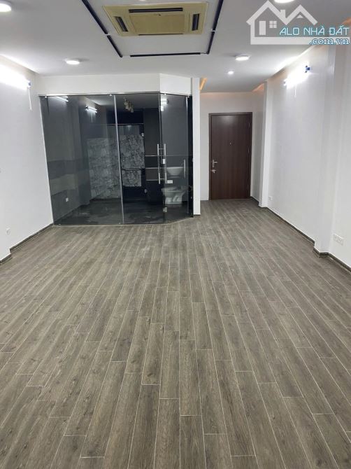 SIÊU PHẨM MẶT PHỐ NGUYỄN HOÀNG-VỈA HÈ RỘNG-KINH DOANH ĐỈNH 75.6m2 6 tầng (MT)4.7m giá 4x t - 2