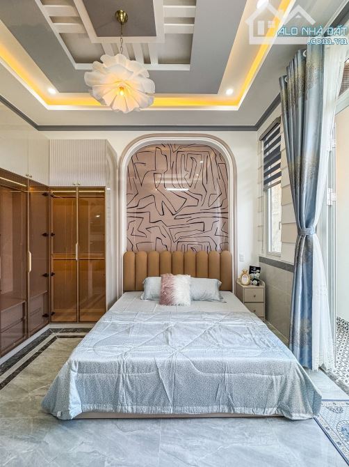 NHÀ TRỤC CHÍNH HẺM LIÊN TỔ 3-4 NGUYỄN VĂN CỪ CÓ SÂN ĐỖ Ô TÔ - 23