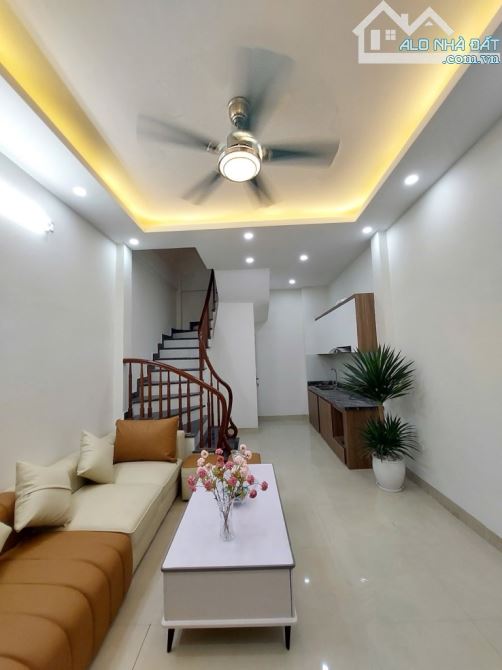 🏡 CỰC HIẾM NGÔ GIA TỰ – NHÀ 5 TẦNG MỚI – GẦN Ô TÔ TRÁNH – CHỈ HƠN 5 T.Ỷ - 3