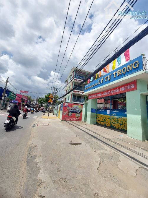 Hơn 80tr/m2 MBKD 100m2 ngang 5.5 Bán đất tặng Nhà C4 Mặt tiền đường P17 Gò Vấp - 3