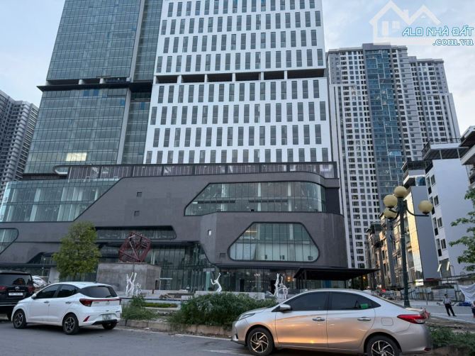 Cho thuê TTTM Rox center 136 Hồ Tùng Mậu 1000 m2, giá 289 triệu/tháng - 3