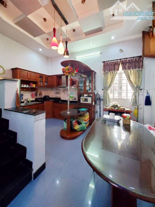 Nhà 4 tầng ngang 5.2m, 64m², sát mặt tiền Văn Thân Q6, kinh doanh được. 8.2 tỷ - 3