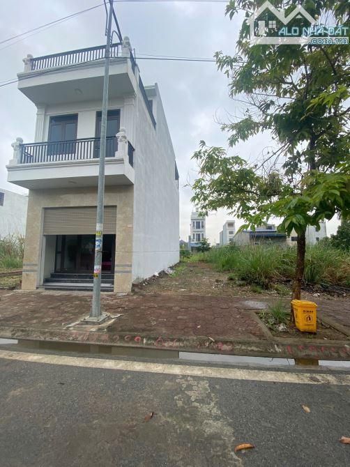 Bán lô Áp Tràn khu LK08, ngay sau tuyến đường thông ra cầu Nguyễn Trãi, Giá 3.6 tỷ - 3