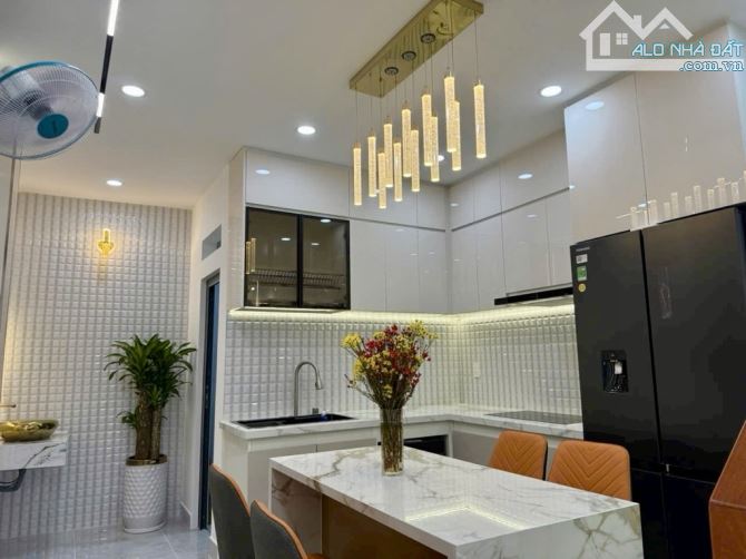 Siêu phẩm mặt tiền kinh doanh Hai xe tải chánh nhau 52m 4 tầng nhỉnh 7 Tỷ - 3