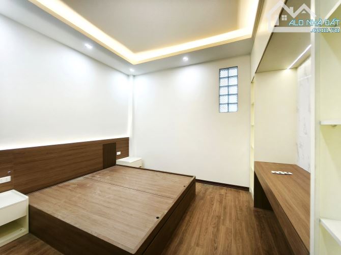 KÈ VẼ  BẮC TỪ LIÊM  60m 5 TẦNG Ô TÔ VÀO NHÀ  3 THOÁNG  GIÁ 8,5 TỶ - 3