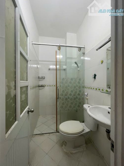 SÁT HẺM XE HƠI 8M LÊ VĂN SỸ, QUẬN 3, NHÀ 5 TẦNG 64M2 (4x16m), 8PN, CHỈ 10 TỶ HƠN - 3