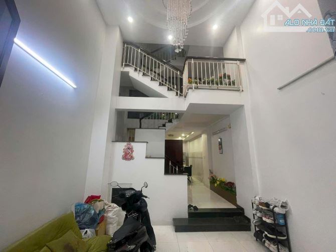 🏭 QUẬN 4, GIÁP MẶT TIỀN - QUẬN 1 SÁT VÁCH - 5 TẦNG 3 PN MỚI Ở NGAY - 3.4 x 8.5 - CHỈ 4.99 - 3