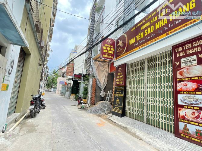 CẦN BÁN NHÀ MẶT TIỀN ĐƯỜNG NGUYỄN KHÁNH TOÀN GẦN BIỂN, TP NHA TRANG 10 TỶ - 3