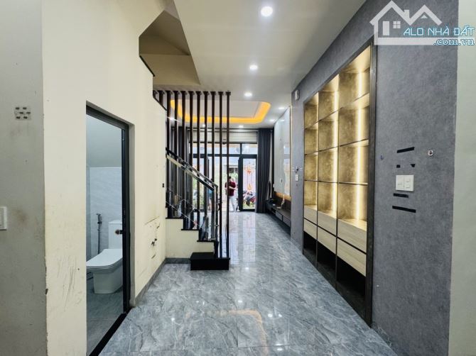 NHÀ ĐẸP HIỆP TÂN- TÂN PHÚ - HẺM XE HƠI - 4x9m- GIÁP QUẬN 11 - TẶNG FULL NỘI THẤT - 3