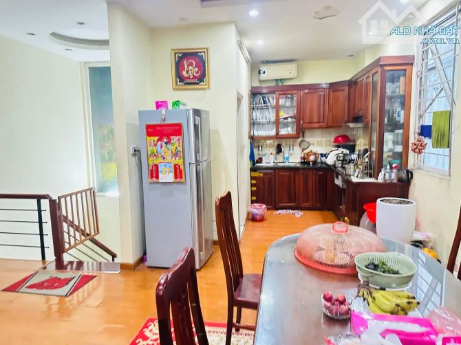 Bán nhà phố Vũ Tông Phan 60m 5T - Lô góc - Ô tô - Kinh doanh 18.6 tỷ - 3
