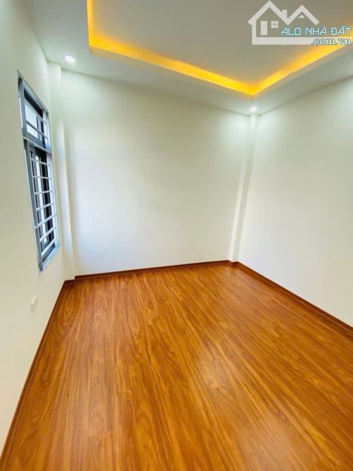 QUỲNH ĐÔ NHÀ MỚI 42M 5 TẦNG THIẾT KẾ ĐẸP Ô TÔ ĐỖ GẦN TIỆN ÍCH SẴN  CHỈ CÓ 4.85 TỶ - 3
