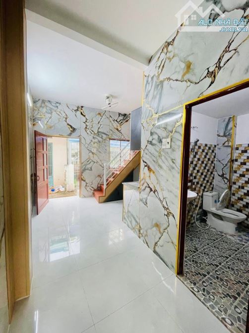 Nhà 1 Lầu 2 Mặt Tiền Đường Trước Sau. Ngay Thị Trấn Cần Giuộc. Sổ Hồng Riêng Giá Rẻ - 3