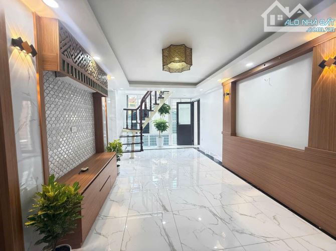 Bán gấp Z10 Tập Thể Bách Khoa, Tạ Quang Bửu, Hai Bà Trưng. 120m2 - 4 PN. 4,25tỷ - 3