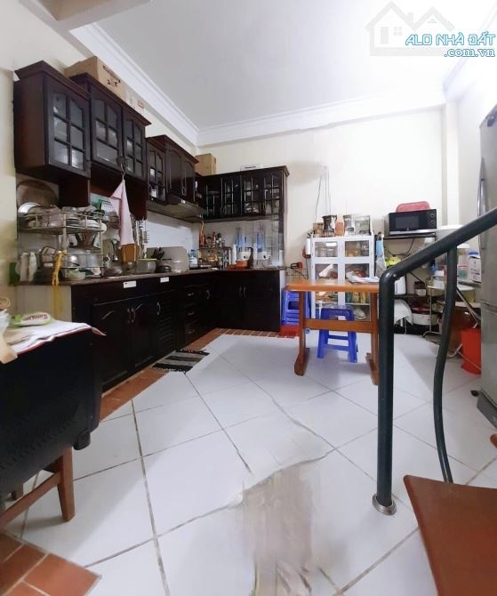 Nhà 2 Tầng - Mặt Tiền Đường 7m - Xe Hơi Vào Nhà - 64,5m - Chỉ 6,45 Tỷ - 3