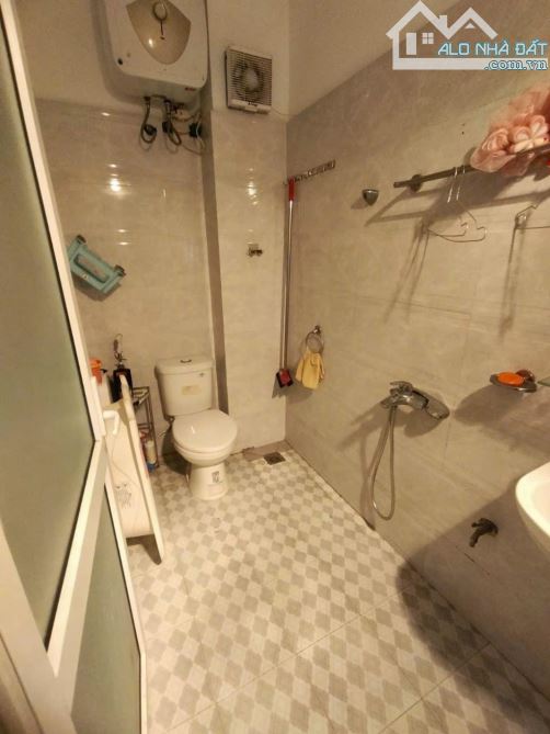 Bán nhà phố giáp bát 39m2 5 tầng còn mới – ô tô gần ngõ thông - giá 9 tỷ - 4