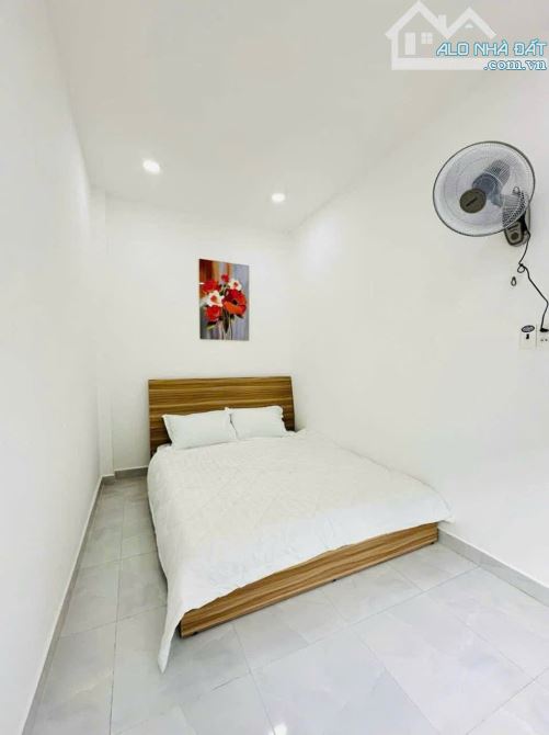 CHIẾN THẮNG VĂN QUÁN PHÂN LÔ - Ô TÔ 2 MẶT TRƯỚC SAU - 40M X5 TẦNG 12 TỶ - 4