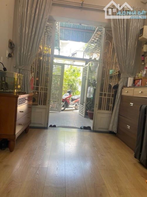Bán nhà 3 tầng, dt 50m2, Lý Thường Kiệt, Phường 4, Gò Vấp, giá nhỉnh 4 tỷ - 4