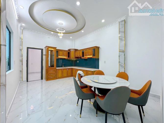 THỊ TRẤN NB - 110m2 , NỘI THẤT FULL, SÁT Q7 300M Chỉ 6 TY - 4