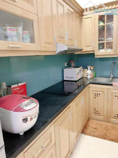 Cho thuê nhà phố Hào Nam đống đa hà nội 40m2x5T Full nội thất như hình - 4