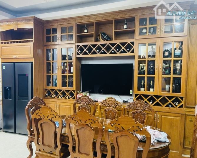 NHÀ ĐẸP - 4 TẦNG KIÊN CỐ - THÔNG SỐ HOA HẬU 5M x 20M - NỘI THẤT GỖ SANG XỊN MỊN - HẺM Ô TÔ - 4