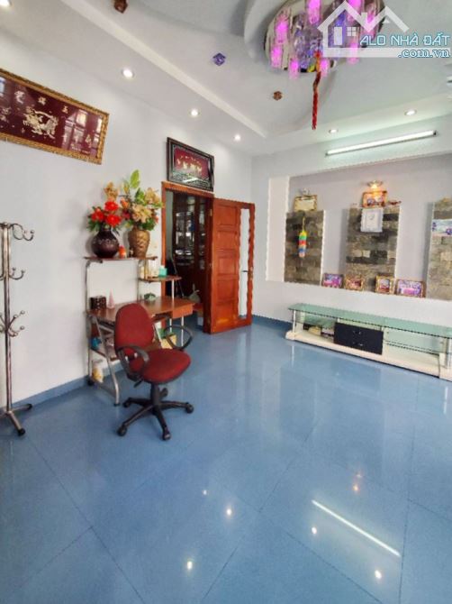 Nhà 4 tầng ngang 5.2m, 64m², sát mặt tiền Văn Thân Q6, kinh doanh được. 8.2 tỷ - 4