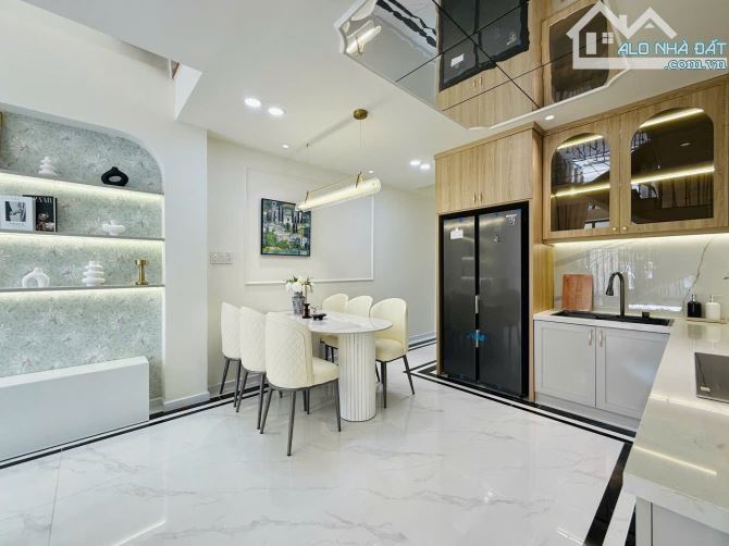 Siêu Phẩm ! Nhà Đẹp Full Nội thất - đường 51 - Gần CV Làng Hoa- 4,1X13m - 5 Tầng - 4