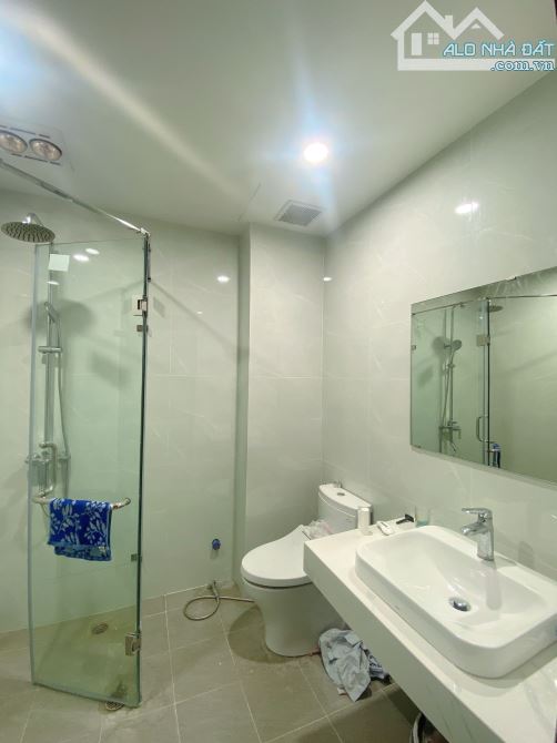 LÔ GÓC 3 THOÁNG – 7 TẦNG – HÀNG XÓM ROYAL – VIEW SÂN BÓNG – CHỈ 10.8 TỶ - 4