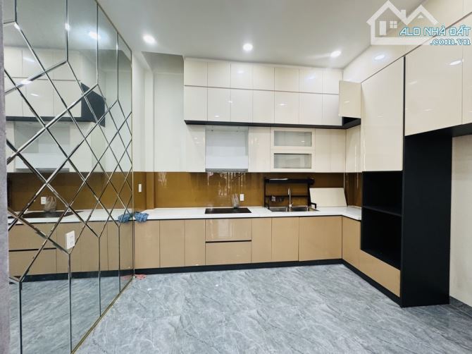 NHÀ ĐẸP HIỆP TÂN- TÂN PHÚ - HẺM XE HƠI - 4x9m- GIÁP QUẬN 11 - TẶNG FULL NỘI THẤT - 4