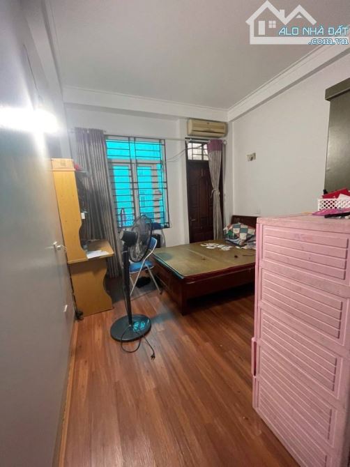 Bán nhà Đa Sỹ - Hà Đông - Gần chợ - Nhà dân xây 38m2 - 4 Tầng - 4 ngủ - Giá 6 tỷ - 4
