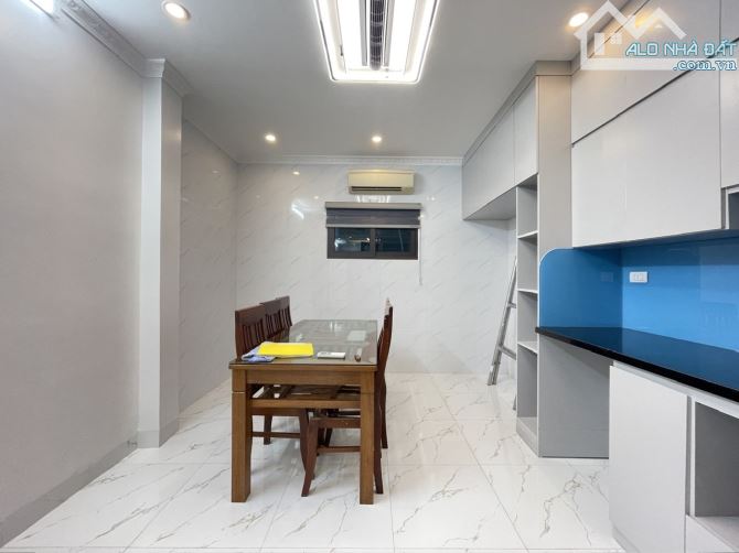 Bán nhà phố Tôn Thất Tùng thoáng trước thoáng sau, dt 50m2, 5t, mt 4.1m. - 4